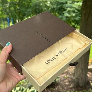 Louis Vuitton bix and dust bag